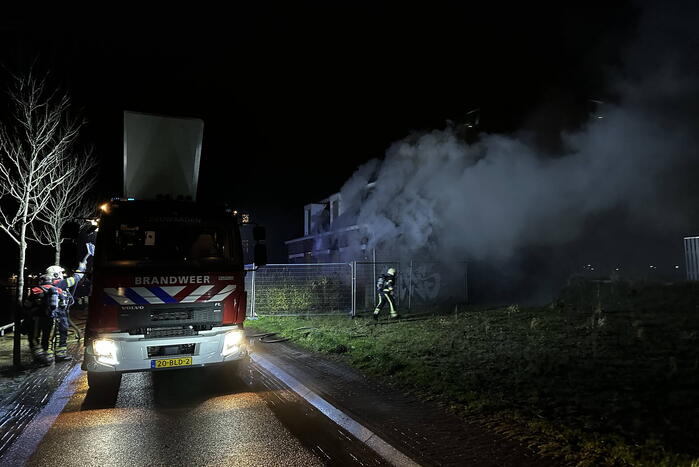 Sloopwoning volledig in brand