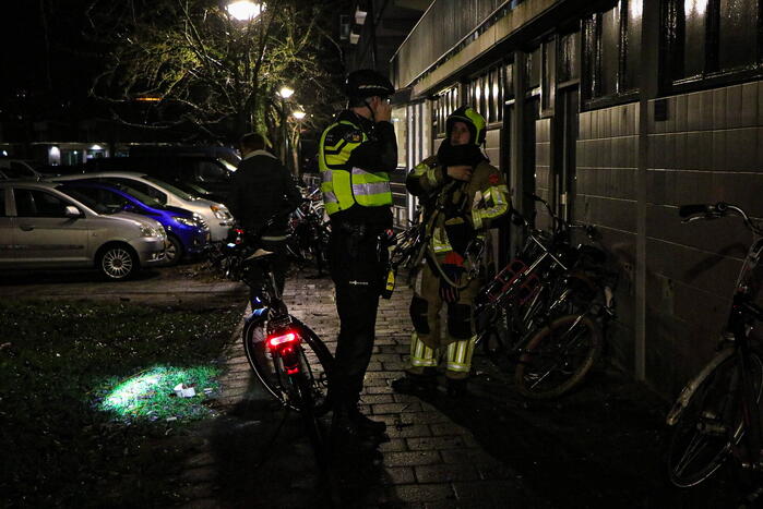 Brandweer ingezet voor vuurkorf op balkon