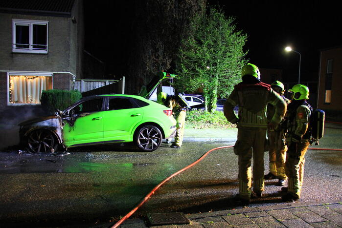 Dure Audi RSQ3 verwoest door brand