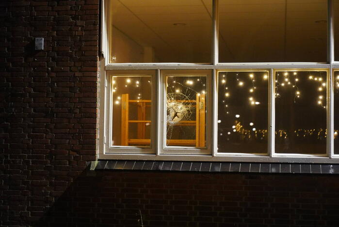 Brandweer onderzoekt school op brand