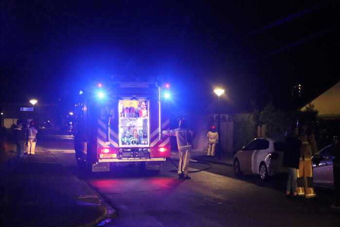 Koelkast in brand gestoken tegen zeecontainer aan