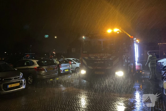Felle brand in geparkeerde auto