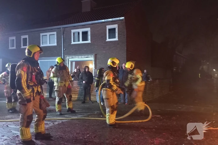Brandweer blust flink vreugde vuur