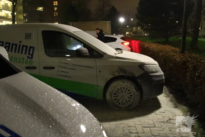 Poging tot in brand steken van vier voertuigen