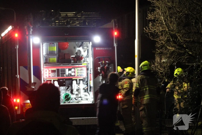 Brand in bijgebouw snel onder controle