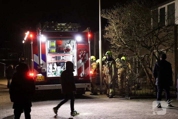 Brand in bijgebouw snel onder controle