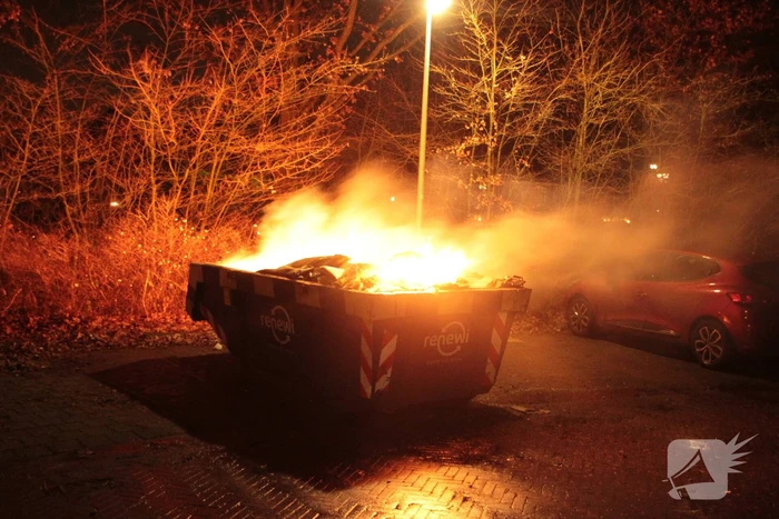 Bouwcontainer in brand