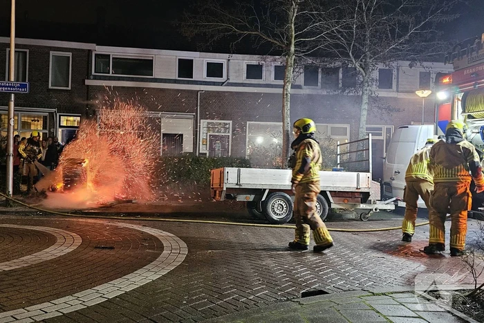 Brandweer blust vreugdevuur