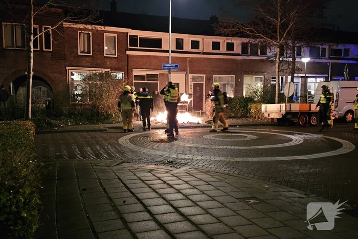 Brandweer blust vreugdevuur