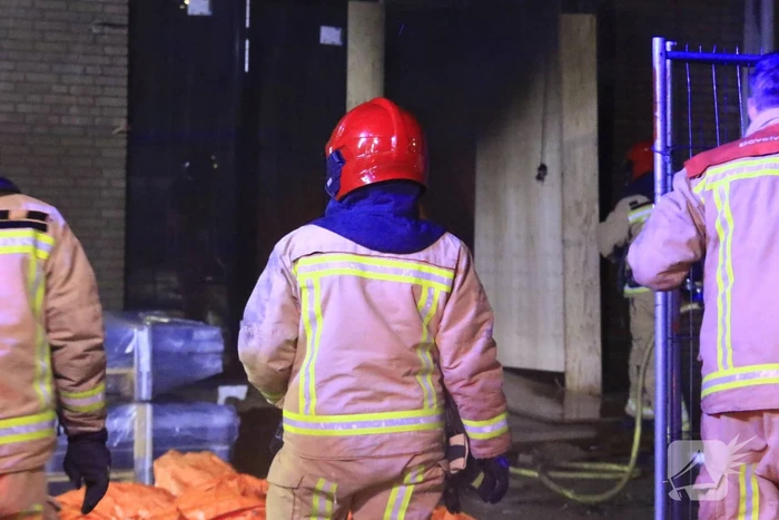 Brand in studio's in aanbouw
