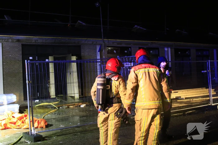 Brand in studio's in aanbouw