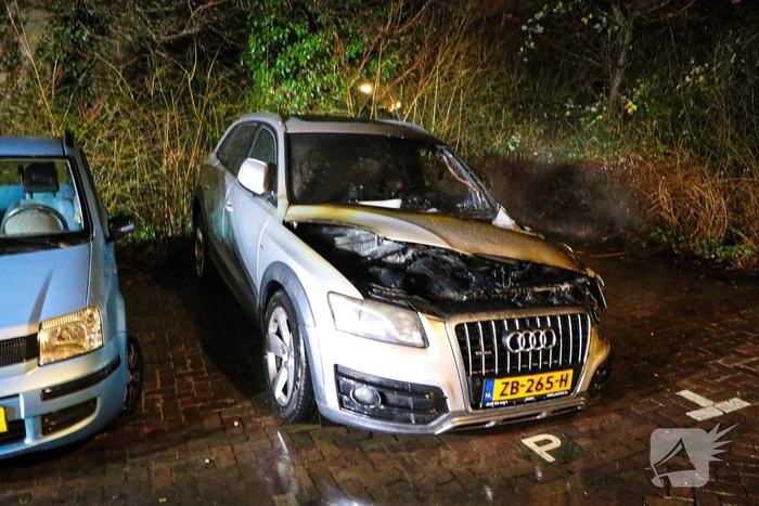 Auto verwoest door brand