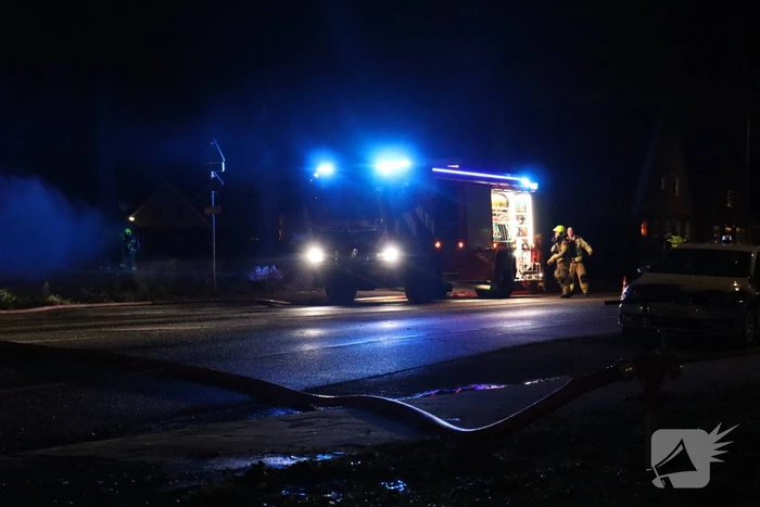 Schuur volledig in vlammen opgegaan