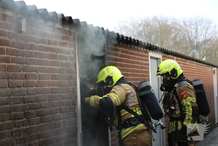 Uitslaande brand in schuur snel geblust