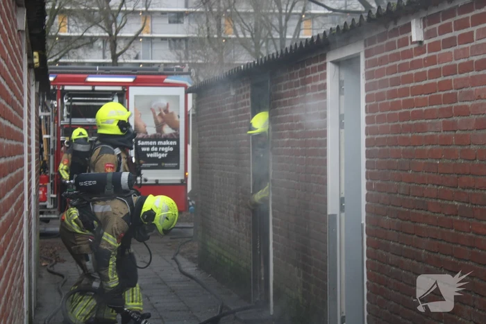 Uitslaande brand in schuur snel geblust