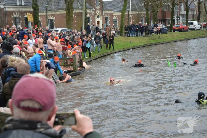 Grote belangstelling voor nieuwjaarsduik