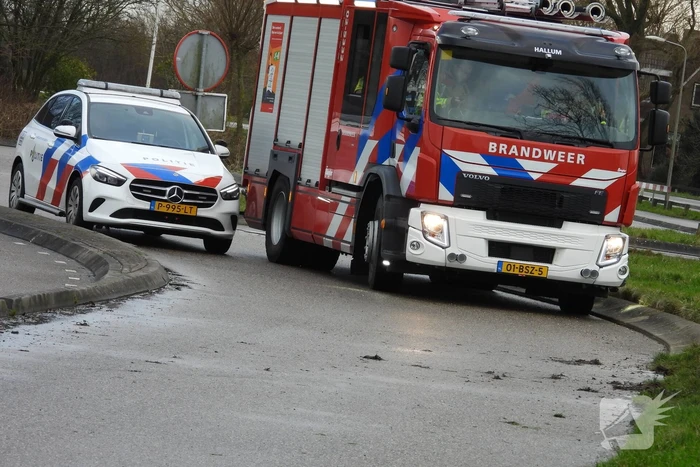 Auto belandt op de kop in sloot