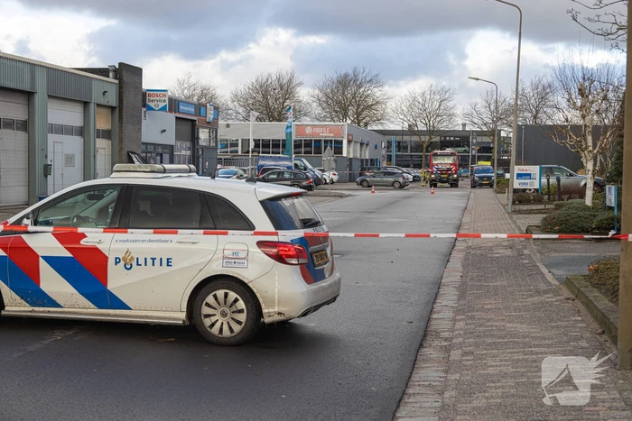 Explosief aangetroffen bij bedrijfspand