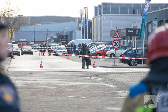 Explosief aangetroffen bij bedrijfspand