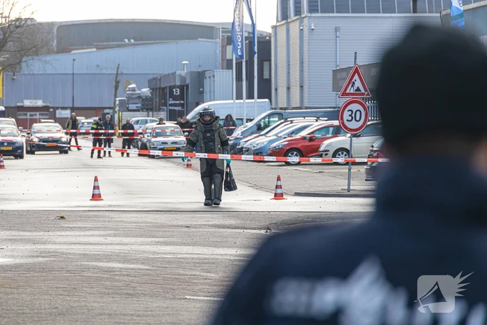 Explosief aangetroffen bij bedrijfspand