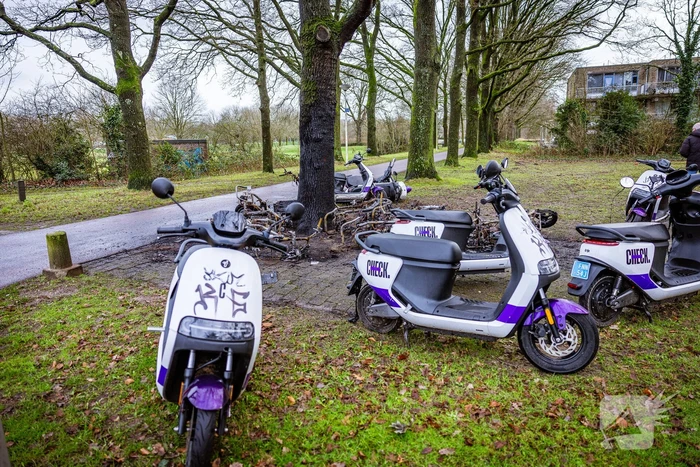 Meerdere Check-deelscooters gaan in vlammen op