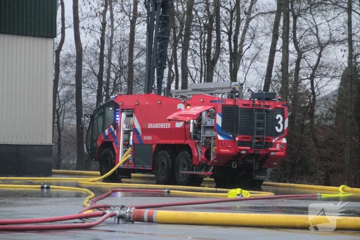 Meerdere brandweerpelotons ingezet bij zeer grote brand
