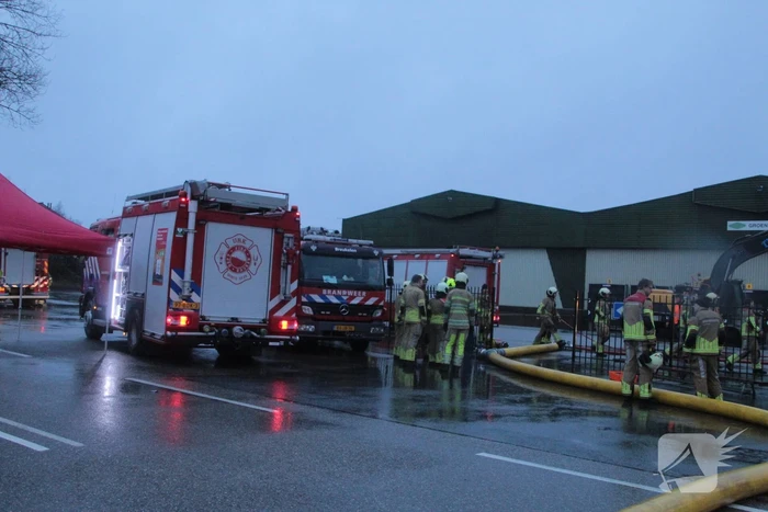 Meerdere brandweerpelotons ingezet bij zeer grote brand