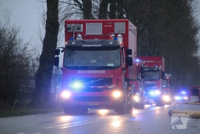 Meerdere brandweerpelotons ingezet bij zeer grote brand
