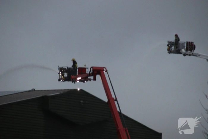 Meerdere brandweerpelotons ingezet bij zeer grote brand