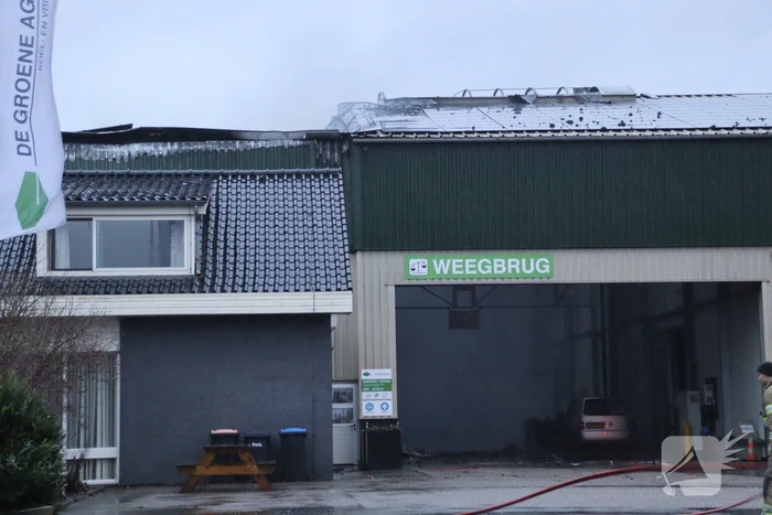 Meerdere brandweerpelotons ingezet bij zeer grote brand