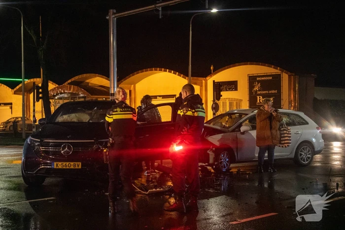 Flinke schade bij ongeval op kruising