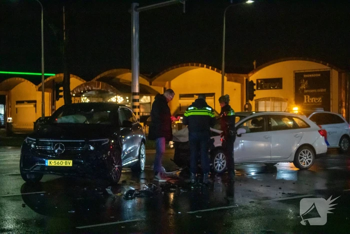 Flinke schade bij ongeval op kruising