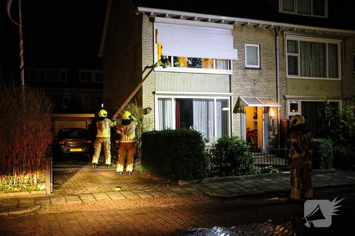 Rolluik van woning los door storm