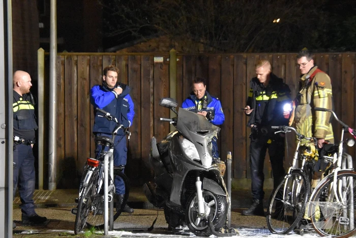 Scooter verwoest door brand
