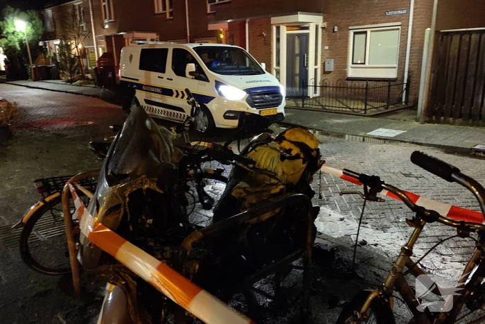 Scooter verwoest door brand