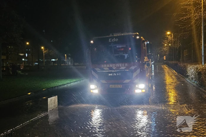 Reclamebord dreigt om te vallen