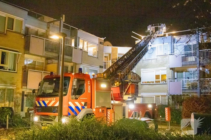 Bouwmateriaal dreigt van flat te waaien