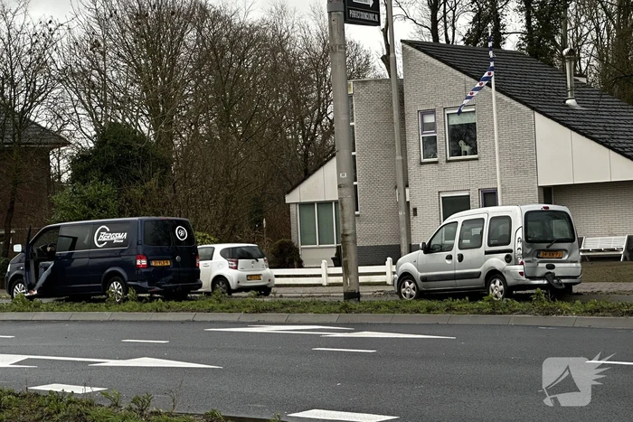 Politievoertuig betrokken bij ongeval tijdens achtervolging