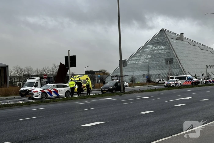 Politievoertuig betrokken bij ongeval tijdens achtervolging
