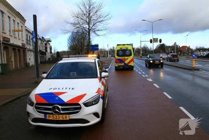 Persoon hard ten val met elektrische fiets