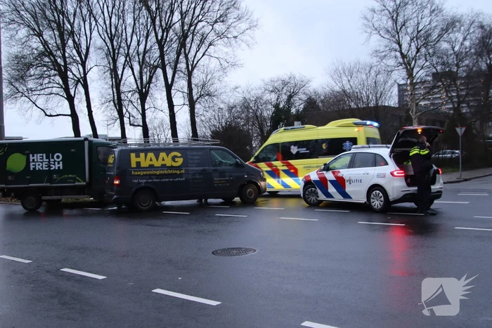Twee bedrijfsbussen op elkaar geklapt