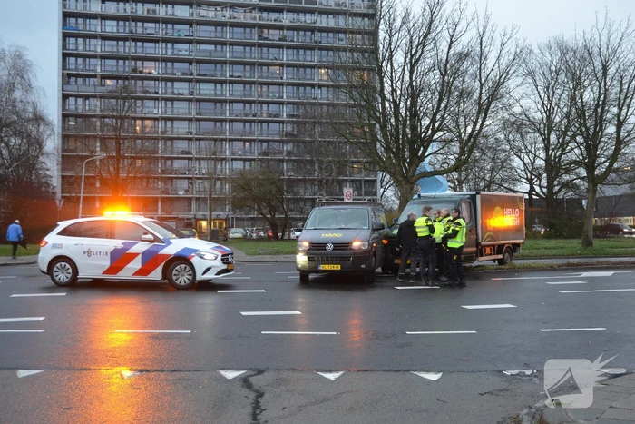 Twee bedrijfsbussen op elkaar geklapt