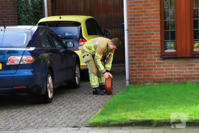 Brandweer pompt ondergelopen kelder leeg