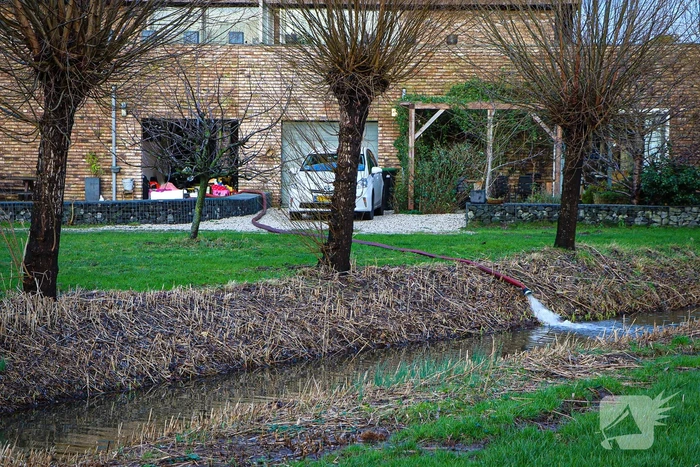 Kelder volgelopen met water door gesprongen waterleiding