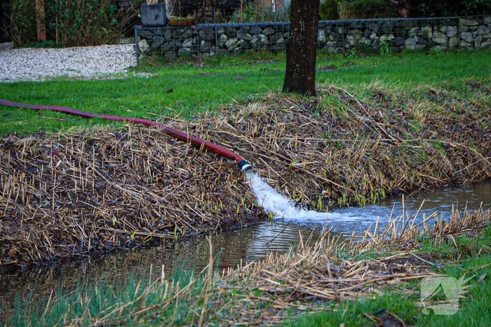 Kelder volgelopen met water door gesprongen waterleiding
