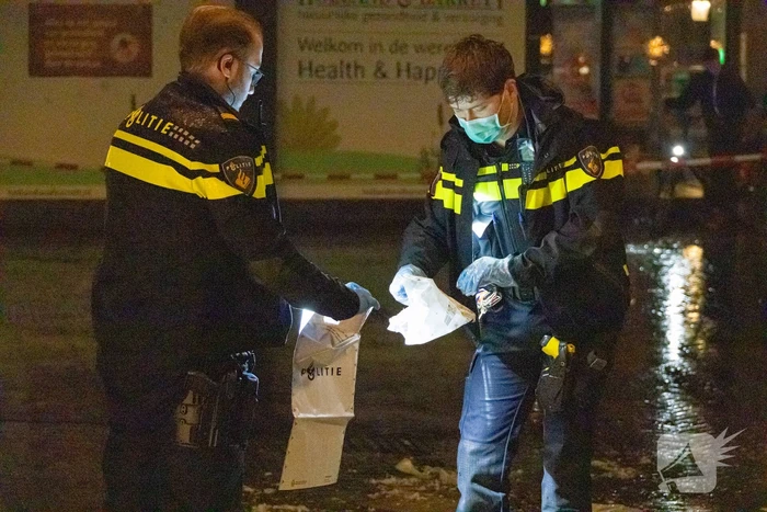 Persoon zwaargewond op straat aangetroffen