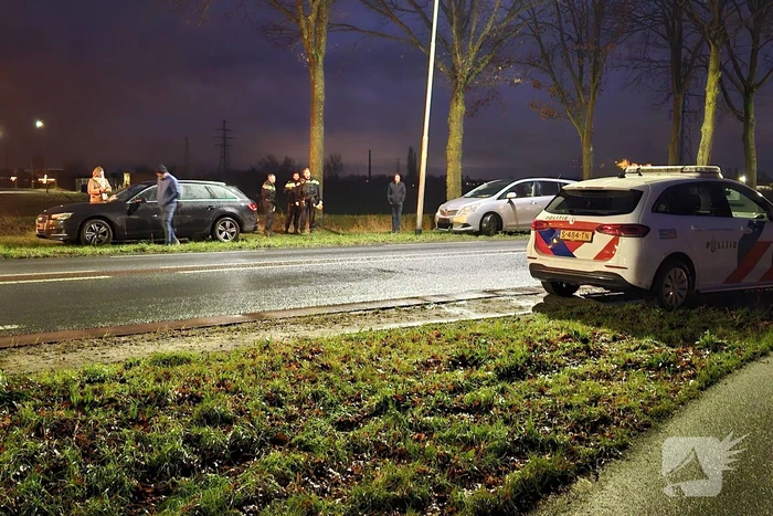 Kind nagekeken na botsing tussen twee auto's