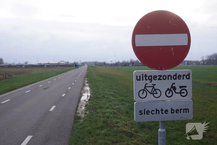 Tijdelijk eenrichtingsverkeer op dijk om schade te voorkomen
