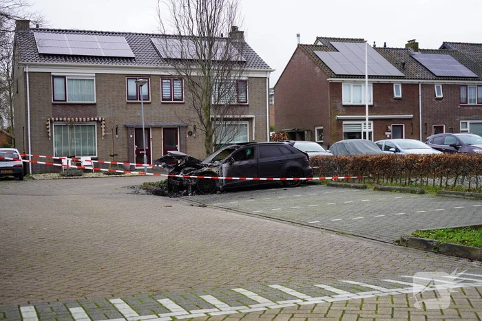 Onderzoek naar brand in geparkeerde auto