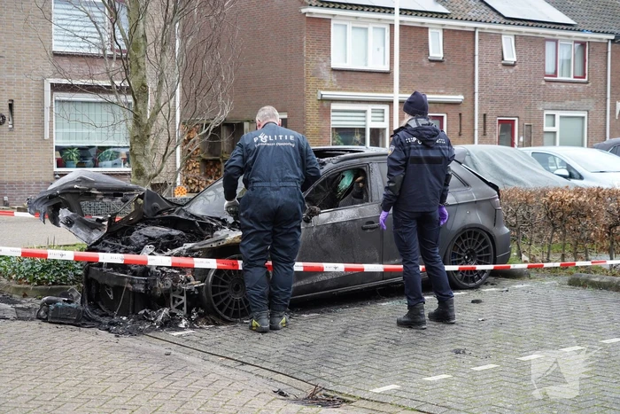 Onderzoek naar brand in geparkeerde auto